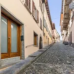 2 Min Zum Maggiore, Modernes & Zentrales アパート カンノビオ