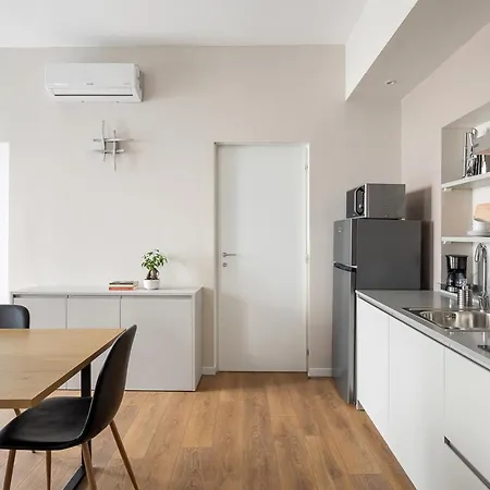 2 Min Zum Lago Maggiore, Modernes & Zentrales Apartment شقة